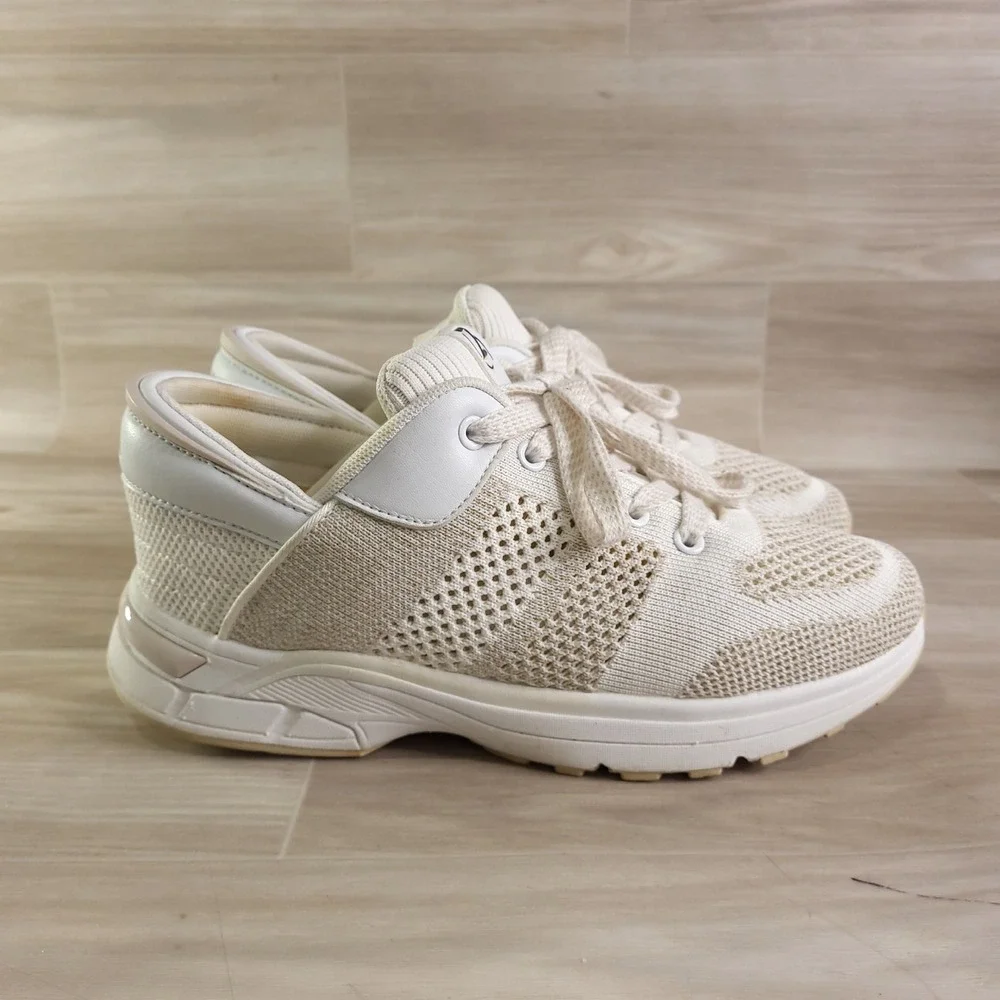 Zeba Hands Free Sneakers Womens 9.5 Cream White Knit Slip On Walking Shoes